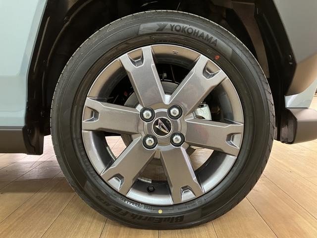 タフト Ｇターボ　ダーククロムベンチャー　Ｒ６年式／法規対応済　スカイフィールトップ　ＬＥＤヘッドランプ　ＬＥＤフォグランプ　運転席／助手席シートヒーター　プッシュボタンスタート　キーフリーシステム　電動パーキングブレーキ　バックカメラ　１５インチアルミホイール（9枚目）