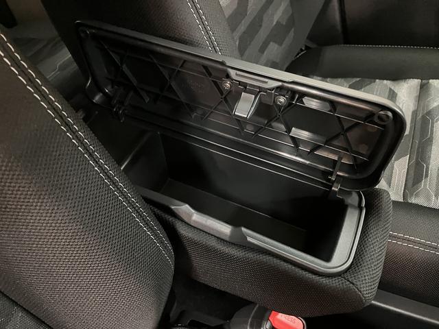 タフト Ｇターボ　ダーククロムベンチャー　Ｒ７年式届出済未使用車　スカイフィールトップ　ＬＥＤヘッドランプ　ＬＥＤフォグランプ　運転席／助手席シートヒーター　プッシュボタンスタート　キーフリーシステム　電動パーキングブレーキ　バックカメラ　１５インチアルミホイール（28枚目）