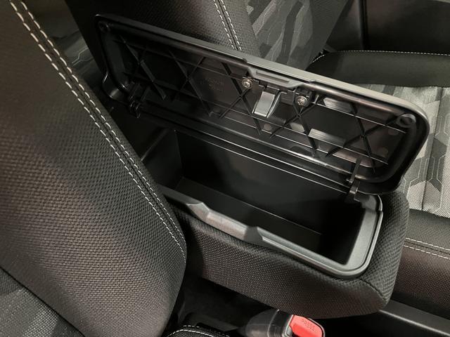 タフト Ｇターボ　ダーククロムベンチャー　バックカメラ対応　スカイフィールトップ　アダプティブクルーズコントロール　ＬＥＤヘッド／フォグ　運／助シートヒーター　プッシュボタンスタート　キーフリー　電動パーキングブレーキ　バックカメラ　１５インチアルミホイール（31枚目）