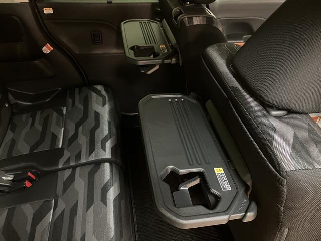 �q�V�^�U�o�^�A�͏o�ϖ��g�p�̃^���g�t�@���N���X�I�l�C�̃J�[�L�[�F�ŏ����������[�i�r�Ƀo�b�N�J�����A�i�r�A���O��h�����R�����ł���J�[�y�b�g�}�b�g���t���Ă܂��̂ł��̂܂܂���肢��������X�����X�X���ԁI