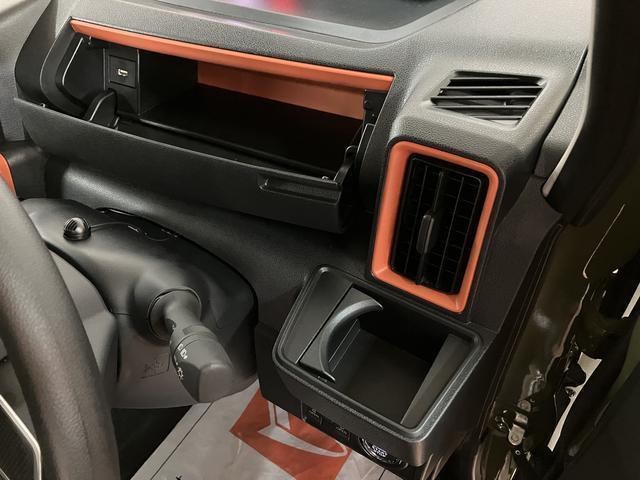 �q�V�^�U�o�^�A�͏o�ϖ��g�p�̃^���g�t�@���N���X�I�l�C�̃J�[�L�[�F�ŏ����������[�i�r�Ƀo�b�N�J�����A�i�r�A���O��h�����R�����ł���J�[�y�b�g�}�b�g���t���Ă܂��̂ł��̂܂܂���肢��������X�����X�X���ԁI