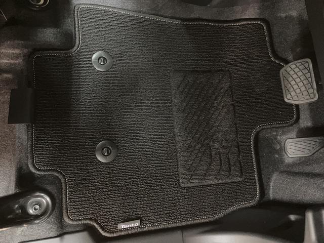 �q�V�^�U�o�^�A�͏o�ϖ��g�p�̃^���g�t�@���N���X�I�l�C�̃J�[�L�[�F�ŏ����������[�i�r�Ƀo�b�N�J�����A�i�r�A���O��h�����R�����ł���J�[�y�b�g�}�b�g���t���Ă܂��̂ł��̂܂܂���肢��������X�����X�X���ԁI