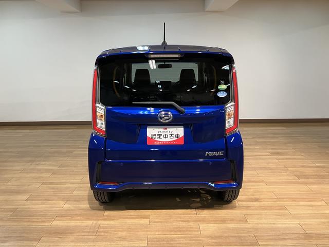 跳ね上げ式のバックドアで雨の日の荷物の積み下ろしも安心♪