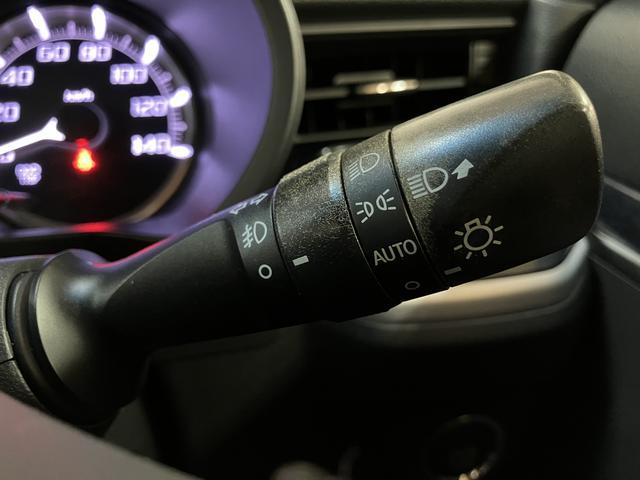 【オートライト】車外の明るさに応じて自動的にヘッドランプなどを点灯・消灯。夕暮れ時やトンネルなどで役立ちます！！ヘッドライト等の消し忘れによるバッテリーの上りも無いから安心♪