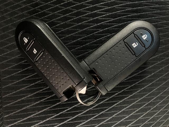 【キーフリーシステム】電子キーをポケットやカバンに入れて携帯しているだけでドアの開け閉めやエンジンのＯＮ／ＯＦＦが出来ます☆　また、イモビライザー機能も備わっていますので盗難対策もバッチリです☆