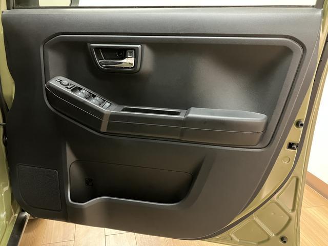 タフト Ｇターボ　ダーククロムベンチャー　Ｒ７年式／バックカメラ対応　スカイフィールトップ　アダプティブクルーズコントロール　ＬＥＤヘッド／フォグ　運／助シートヒーター　プッシュボタンスタート　キーフリー　電動パーキングブレーキ　バックカメラ　１５インチアルミホイール（42枚目）