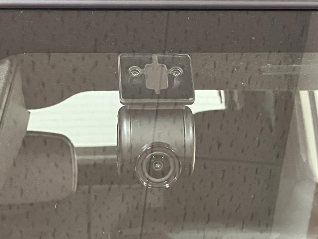 タフト Ｇターボ　ダーククロムベンチャー　２５年ナビ／ＦＲドラレコ　スカイフィールトップ　アダプティブクルーズコントロール　ＬＥＤヘッド／フォグ　運／助シートヒーター　プッシュボタンスタート　キーフリー　電動パーキングブレーキ　バックカメラ　１５インチアルミホイール（8枚目）