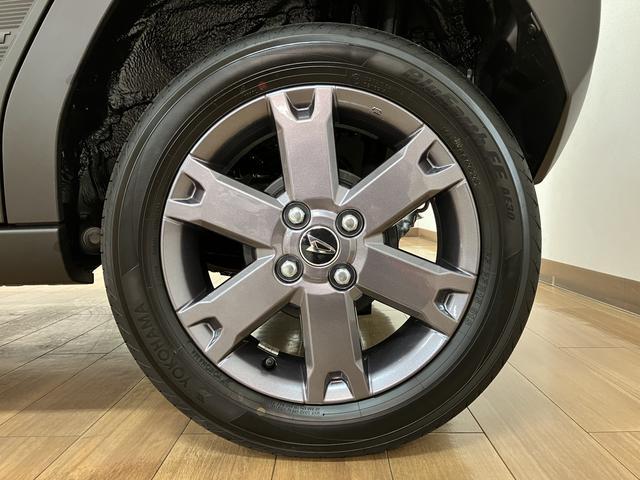 タフト Ｇターボ　ダーククロムベンチャー　２５年ナビ／ＦＲドラレコ　スカイフィールトップ　アダプティブクルーズコントロール　ＬＥＤヘッド／フォグ　運／助シートヒーター　プッシュボタンスタート　キーフリー　電動パーキングブレーキ　バックカメラ　１５インチアルミホイール（39枚目）