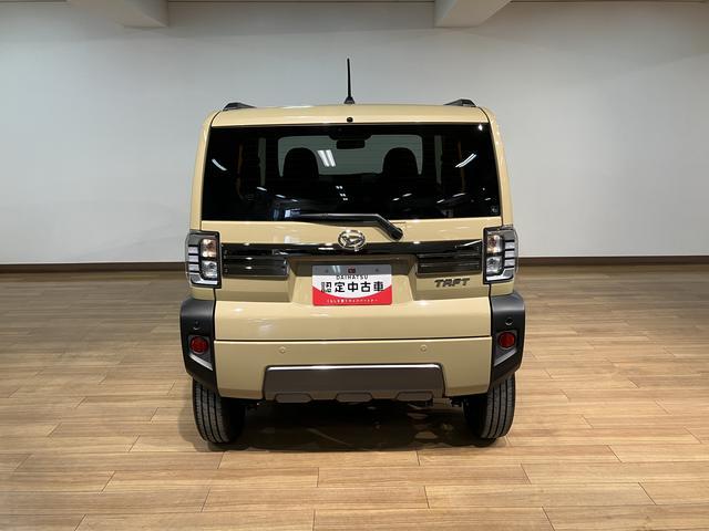 タフト G ダーククロムベンチャー バックカメラ対応/ガラスルーフ スマートアシスト 前後コーナーセンサー 前席シートヒーター スカイフィールトップ オートマチックハイビーム LEDヘッドライト/フォグ オートブレーキホールド スマートキー アルミホイール(10枚目)