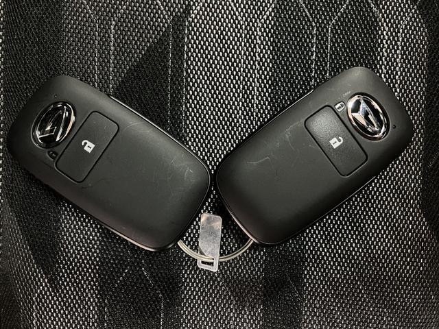 タフト G ダーククロムベンチャー バックカメラ対応/ガラスルーフ スマートアシスト 前後コーナーセンサー 前席シートヒーター スカイフィールトップ オートマチックハイビーム LEDヘッドライト/フォグ オートブレーキホールド スマートキー アルミホイール(27枚目)