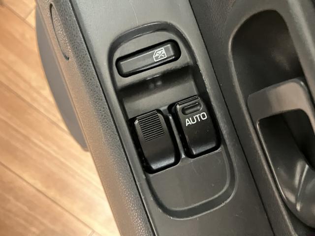 ハイゼットカーゴ デッキバンＧ／ナビ／前ドラレコ／４ＷＤ／キーレス　１年間走行距離無制限保証／走行３．２万ｋｍ／ナビ（ＮＭＺＫ－Ｗ６７Ｄ）／社外前ドラレコ／ハロゲンヘッドライト／キーレスエントリー／マニュアルエアコン／フロントパワーウィンドウ／マット／バイザー（7枚目）