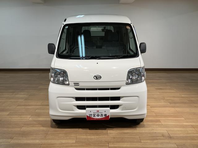 ハイゼットカーゴ デッキバンＧ／ナビ／前ドラレコ／４ＷＤ／キーレス　１年間走行距離無制限保証／走行３．２万ｋｍ／ナビ（ＮＭＺＫ－Ｗ６７Ｄ）／社外前ドラレコ／ハロゲンヘッドライト／キーレスエントリー／マニュアルエアコン／フロントパワーウィンドウ／マット／バイザー（10枚目）