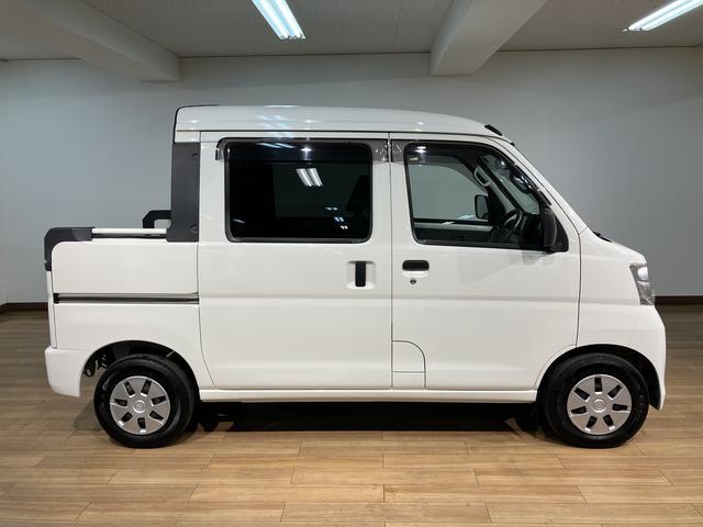 ハイゼットカーゴ デッキバンＧ／ナビ／前ドラレコ／４ＷＤ／キーレス　１年間走行距離無制限保証／走行３．２万ｋｍ／ナビ（ＮＭＺＫ－Ｗ６７Ｄ）／社外前ドラレコ／ハロゲンヘッドライト／キーレスエントリー／マニュアルエアコン／フロントパワーウィンドウ／マット／バイザー（12枚目）