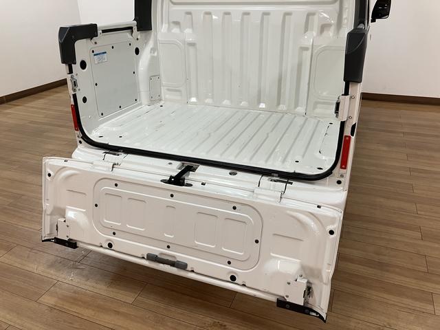 ハイゼットカーゴ デッキバンＧ／ナビ／前ドラレコ／４ＷＤ／キーレス　１年間走行距離無制限保証／走行３．２万ｋｍ／ナビ（ＮＭＺＫ－Ｗ６７Ｄ）／社外前ドラレコ／ハロゲンヘッドライト／キーレスエントリー／マニュアルエアコン／フロントパワーウィンドウ／マット／バイザー（20枚目）