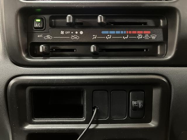 ハイゼットカーゴ デッキバンＧ／ナビ／前ドラレコ／４ＷＤ／キーレス　１年間走行距離無制限保証／走行３．２万ｋｍ／ナビ（ＮＭＺＫ－Ｗ６７Ｄ）／社外前ドラレコ／ハロゲンヘッドライト／キーレスエントリー／マニュアルエアコン／フロントパワーウィンドウ／マット／バイザー（24枚目）