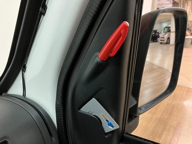 ハイゼットカーゴ デッキバンＧ／ナビ／前ドラレコ／４ＷＤ／キーレス　１年間走行距離無制限保証／走行３．２万ｋｍ／ナビ（ＮＭＺＫ－Ｗ６７Ｄ）／社外前ドラレコ／ハロゲンヘッドライト／キーレスエントリー／マニュアルエアコン／フロントパワーウィンドウ／マット／バイザー（26枚目）