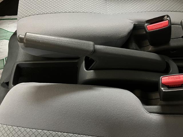 ハイゼットカーゴ デッキバンＧ／ナビ／前ドラレコ／４ＷＤ／キーレス　１年間走行距離無制限保証／走行３．２万ｋｍ／ナビ（ＮＭＺＫ－Ｗ６７Ｄ）／社外前ドラレコ／ハロゲンヘッドライト／キーレスエントリー／マニュアルエアコン／フロントパワーウィンドウ／マット／バイザー（30枚目）