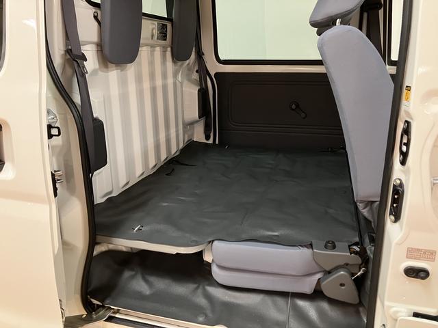 ハイゼットカーゴ デッキバンＧ／ナビ／前ドラレコ／４ＷＤ／キーレス　１年間走行距離無制限保証／走行３．２万ｋｍ／ナビ（ＮＭＺＫ－Ｗ６７Ｄ）／社外前ドラレコ／ハロゲンヘッドライト／キーレスエントリー／マニュアルエアコン／フロントパワーウィンドウ／マット／バイザー（34枚目）