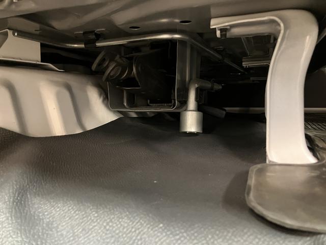 ハイゼットカーゴ デッキバンＧ／ナビ／前ドラレコ／４ＷＤ／キーレス　１年間走行距離無制限保証／走行３．２万ｋｍ／ナビ（ＮＭＺＫ－Ｗ６７Ｄ）／社外前ドラレコ／ハロゲンヘッドライト／キーレスエントリー／マニュアルエアコン／フロントパワーウィンドウ／マット／バイザー（35枚目）