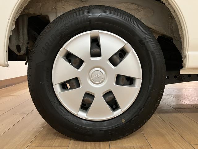 ハイゼットカーゴ デッキバンＧ／ナビ／前ドラレコ／４ＷＤ／キーレス　１年間走行距離無制限保証／走行３．２万ｋｍ／ナビ（ＮＭＺＫ－Ｗ６７Ｄ）／社外前ドラレコ／ハロゲンヘッドライト／キーレスエントリー／マニュアルエアコン／フロントパワーウィンドウ／マット／バイザー（37枚目）