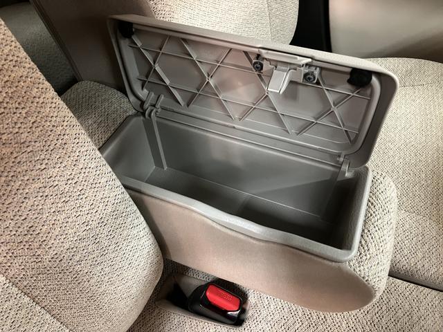 ムーヴキャンバス Ｘリミテッド　ＳＡＩＩ　ＡＵＸ入力端子付ＣＤ／両側ＰＳＤ　※修復歴有　スマートアシストＩＩ　ハロゲンヘッド／フォグ　ＡＵＸ入力端子付ＣＤチューナー　両側電動スライドドア　キーフリー　オートエアコン　電動格納ミラー　盗難防止セキュリティアラーム　置き楽ボックス（32枚目）