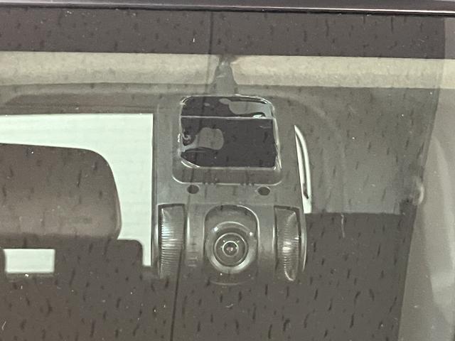 トール カスタムＧ　ターボ　ＳＡＩＩ　ナビ／パノラマカメラ／クルコン　スマートアシストＩＩ　ＬＥＤヘッドライト／フォグ　ナビ　パノラマカメラ　ドラレコ　クルーズコントロール　キーフリー　両側電動スライドドア　ＴＶコントロールキット　電動格納ミラー　ＥＴＣ　オートエアコン（8枚目）