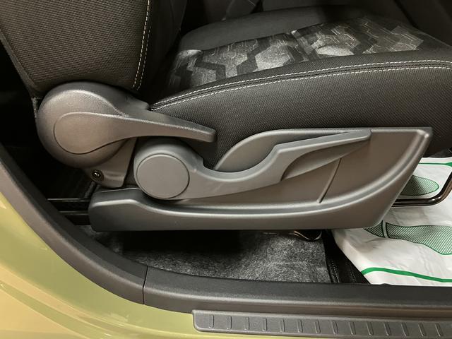 タフト Gターボ ダーククロムベンチャー R7年式/ガラスルーフ スカイフィールトップ アダプティブクルーズコントロール LEDヘッド/フォグ 運/助シートヒーター プッシュボタンスタート キーフリー 電動パーキングブレーキ バックカメラ 15インチアルミホイール(17枚目)