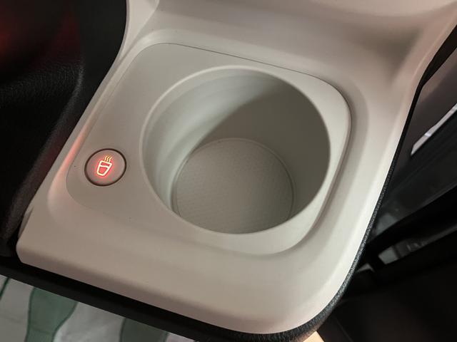 ムーヴキャンバス ストライプスＧ　Ｒ７年式／ナビ／ＦＲドラレコ／バックカメラ　サポカーＳワイド適合　バックカメラ対応　ＵＳＢ接続端子　電動パーキングブレーキ　シートヒーター　両側オートスライドドア　Ｐスタート　ホッとカップホルダー　キーフリー（24枚目）