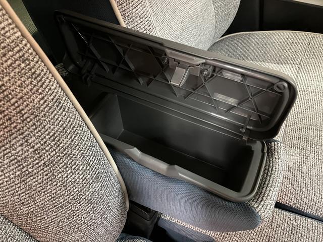 ムーヴキャンバス ストライプスＧ　Ｒ７年式／ナビ／ＦＲドラレコ／バックカメラ　サポカーＳワイド適合　バックカメラ対応　ＵＳＢ接続端子　電動パーキングブレーキ　シートヒーター　両側オートスライドドア　Ｐスタート　ホッとカップホルダー　キーフリー（30枚目）