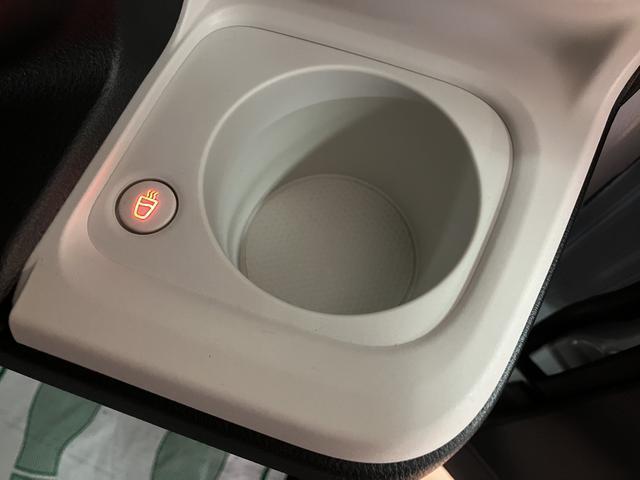 ムーヴキャンバス ストライプスＧターボ　２５年ナビ／ＦＲドラレコ／バックカメラ　サポカーＳワイド適合　ＵＳＢ接続端子　電動パーキングブレーキ　シートヒーター　両側オートスライドドア　Ｐスタート　全車速追従機能付ＡＣＣ　ホッとカップホルダー　キーフリー（25枚目）