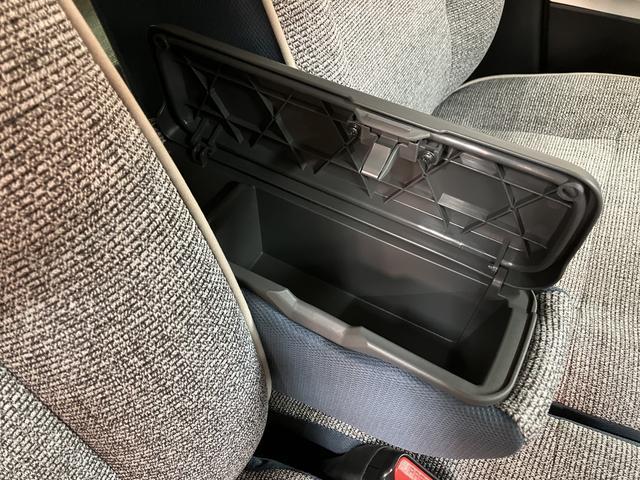 ムーヴキャンバス ストライプスＧターボ　２５年ナビ／ＦＲドラレコ／バックカメラ　サポカーＳワイド適合　ＵＳＢ接続端子　電動パーキングブレーキ　シートヒーター　両側オートスライドドア　Ｐスタート　全車速追従機能付ＡＣＣ　ホッとカップホルダー　キーフリー（30枚目）