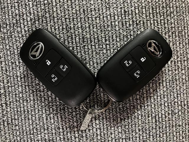 ムーヴキャンバス ストライプスＧ　２５年ナビ／ＦＲドラレコ／バックカメラ　サポカーＳワイド適合　パノラマモニター対応　ＵＳＢ接続端子　電動パーキングブレーキ　シートヒーター　両側オートスライドドア　Ｐスタート　ホッとカップホルダー　キーフリー（28枚目）