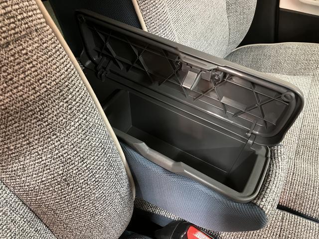 ムーヴキャンバス ストライプスＧ　弊社元試乗車／２５年ナビ／バックカメラ　弊社元試乗車／ナビ２５年モデル／バックカメラ／前席シートヒーター／ＬＥＤヘッドライト／両側電動スライドドア／コーナーセンサー／ホッとカップホルダー／プッシュボタンスタート／スマートキー（30枚目）