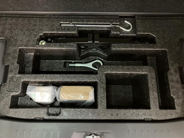 タント カスタムRS トップエディションリミテッドSAIII ナビ スマートアシストIII LEDヘッドライト 8インチナビ パノラマカメラ ドラレコ ETC 両側電動スライドドア オートエアコン キーフリー 盗難防止セキュリティアラーム(26枚目)