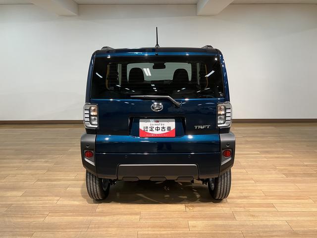 ���ˏグ���̃o�b�N�h�A�ŉJ�̓��̉ו��̐ς݉��낵�����S��