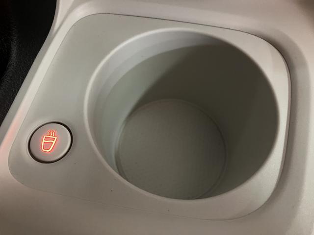 ムーヴキャンバス ストライプスＧ　２５年ナビ／バックカメラ／走行４ｋｍ　サポカーＳワイド適合　バックカメラ対応　ＵＳＢ接続端子　電動パーキングブレーキ　シートヒーター　両側オートスライドドア　Ｐスタート　ホッとカップホルダー　キーフリー（24枚目）