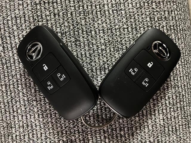 ムーヴキャンバス ストライプスＧ　２５年ナビ／バックカメラ／走行４ｋｍ　サポカーＳワイド適合　バックカメラ対応　ＵＳＢ接続端子　電動パーキングブレーキ　シートヒーター　両側オートスライドドア　Ｐスタート　ホッとカップホルダー　キーフリー（28枚目）