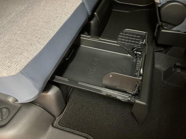 �q�V�^�W�o�^�œ͏o�ϖ��g�p�Ԃ̃��[���L�����o�X�X�g���C�v�X�f�^�[�{�I�������[�i�r�Ƀo�b�N�J���������Ńp�[���z���C�g�ƃ��b�h�̃c�[�g���J���[��^�[�{�ŃN���[�Y�R���g���[���t�Ȃ̂Œ������h���C�u���y�X���