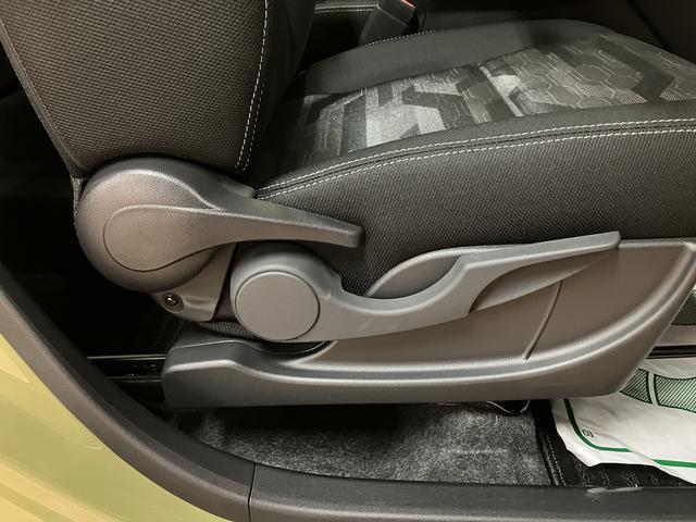 タフト Ｇターボ　ダーククロムベンチャー　Ｒ７年式／バックカメラ対応　スカイフィールトップ　アダプティブクルーズコントロール　ＬＥＤヘッド／フォグ　運／助シートヒーター　プッシュボタンスタート　キーフリー　電動パーキングブレーキ　バックカメラ　１５インチアルミホイール（18枚目）