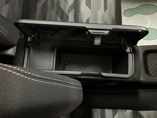 タフト Ｇターボ　ダーククロムベンチャー　Ｒ７年式／バックカメラ対応　スカイフィールトップ　アダプティブクルーズコントロール　ＬＥＤヘッド／フォグ　運／助シートヒーター　プッシュボタンスタート　キーフリー　電動パーキングブレーキ　バックカメラ　１５インチアルミホイール（19枚目）