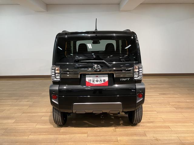 タフト Ｇターボ　ダーククロムベンチャー　Ｒ７年式／バックカメラ対応　スカイフィールトップ　アダプティブクルーズコントロール　ＬＥＤヘッド／フォグ　運／助シートヒーター　プッシュボタンスタート　キーフリー　電動パーキングブレーキ　バックカメラ　１５インチアルミホイール（10枚目）