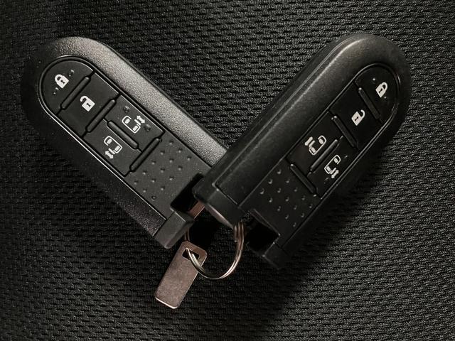 トール カスタムＧ　ターボ　ＳＡＩＩＩ　９インチナビ／パノラマカメラ　スマートアシストＩＩＩ　ＬＥＤヘッドライト／フォグ　９インチナビ　パノラマカメラ　ＥＴＣ　両側電動スライドドア　クルーズコントロール　オートエアコン　キーフリー　アルミホイール（28枚目）