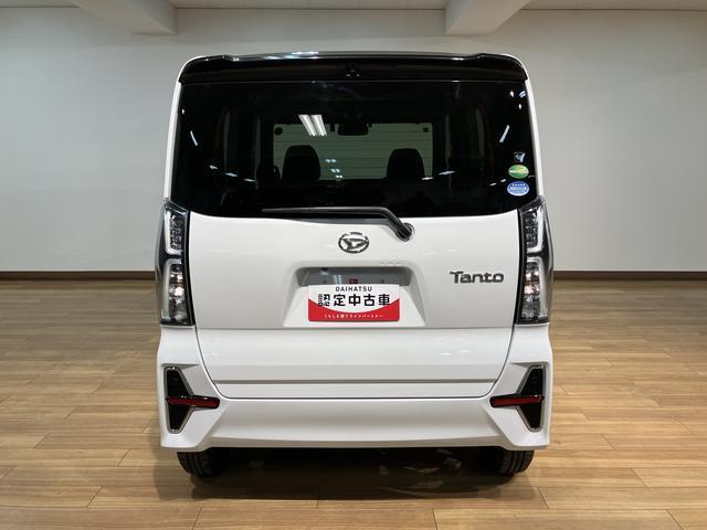 ���ˏグ���̃o�b�N�h�A�ŉJ�̓��̉ו��̐ς݉��낵�����S��