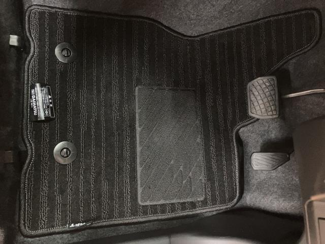 タフト Ｇ　ダーククロムベンチャー　Ｒ７年式／ガラスルーフ／ＡＣＣ　スカイフィールトップ　アダプティブクルーズコントロール　ＬＥＤヘッド／フォグ　運／助シートヒーター　プッシュボタンスタート　キーフリー　電動パーキングブレーキ　バックカメラ　１５インチアルミホイール（8枚目）