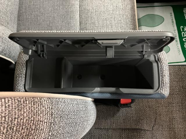 ムーヴキャンバス ストライプスＧターボ　Ｒ７年式／ＡＣＣ／バックカメラ対応　サポカーＳワイド適合　バックカメラ対応　ＵＳＢ接続端子　電動パーキングブレーキ　シートヒーター　両側オートスライドドア　Ｐスタート　全車速追従機能付ＡＣＣ　ホッとカップホルダー　キーフリー（28枚目）