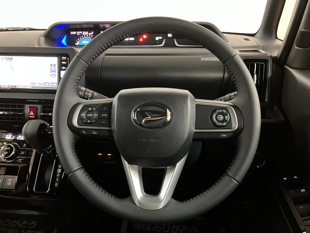 �n���h���̍��葤�ɂ���X�e�A�����O�X�C�b�`�ɂ���ăn���h��������������Ȃ��I�[�f�C�I��i�r�Q�[�V�����̉��ʒ�����`�����l���̐ؑւ��ł��܂��B�t�����g�c�C�[�^�[�@�����X�p�[�J�[���������Ă܂��B