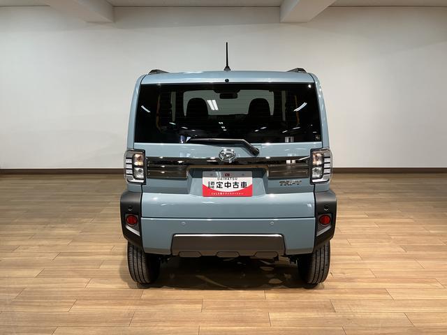 タフト Ｇターボ　ダーククロムベンチャー　２５年ナビ／ＡＣＣ　スカイフィールトップ　アダプティブクルーズコントロール　ＬＥＤヘッド／フォグ　運／助シートヒーター　プッシュボタンスタート　キーフリー　電動パーキングブレーキ　バックカメラ　１５インチアルミホイール（10枚目）