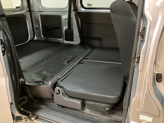 ハイゼットカーゴ クルーズターボ　ＣＶＴ　プッシュボタンスタート　エコアイドル　ターボエンジン　ＣＶＴ　オーディオレス　ＬＥＤルームランプ　ＬＥＤヘッドランプ　オートライト　プッシュボタンスタート　キーフリーシステム　コーナーセンサー　エコアイドル　電動格納ミラー（8枚目）