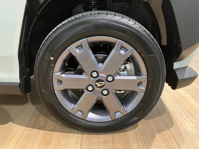 タフト Ｇターボ　ダーククロムベンチャー　Ｒ７年式／バックカメラ　スカイフィールトップ　アダプティブクルーズコントロール　ＬＥＤヘッド／フォグ　運／助シートヒーター　プッシュボタンスタート　キーフリー　電動パーキングブレーキ　バックカメラ　１５インチアルミホイール（11枚目）