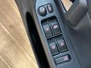 【電動格納ミラーとパワーウィンドウスイッチ】車内からサイドミラーの鏡面の調整やミラーの格納が出来る電動格納ミラー☆全席パワーウィンドウで運転席はオート機能あります♪